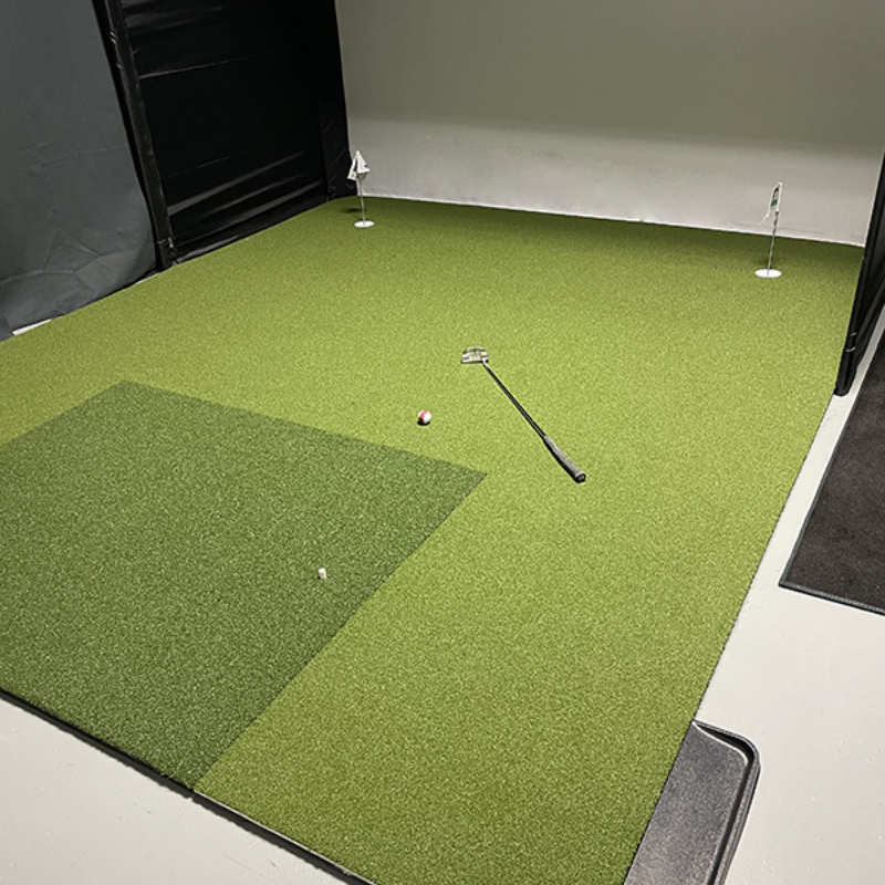 Big Moss Commander Single Level Foundation Sim Green full view putting green putter golf balls.