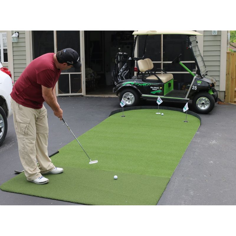 Big Moss Golf Commander Patio Series Putting &amp; Chipping Green in 15x6 foot option with golfer putting.