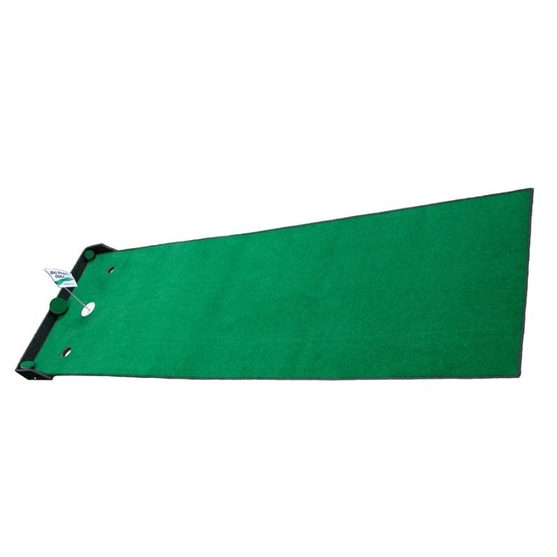 Big Moss Golf Golf Competitor V2 9x3 putting green side view with flag stick.