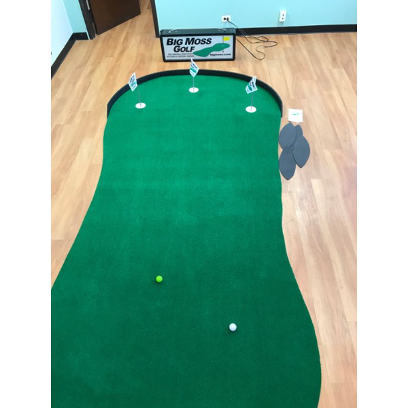 Big Moss Golf The Admiral V2 putting green with flag sticks, break pads, and manual.