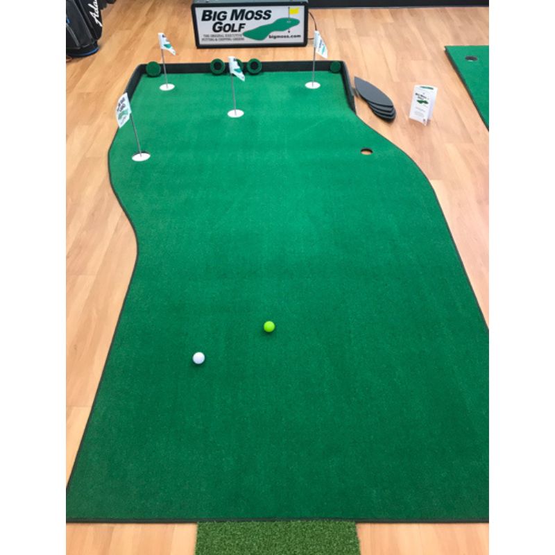 Big Moss Golf The Natural V2 putting green with flag sticks, break pads, and manual.