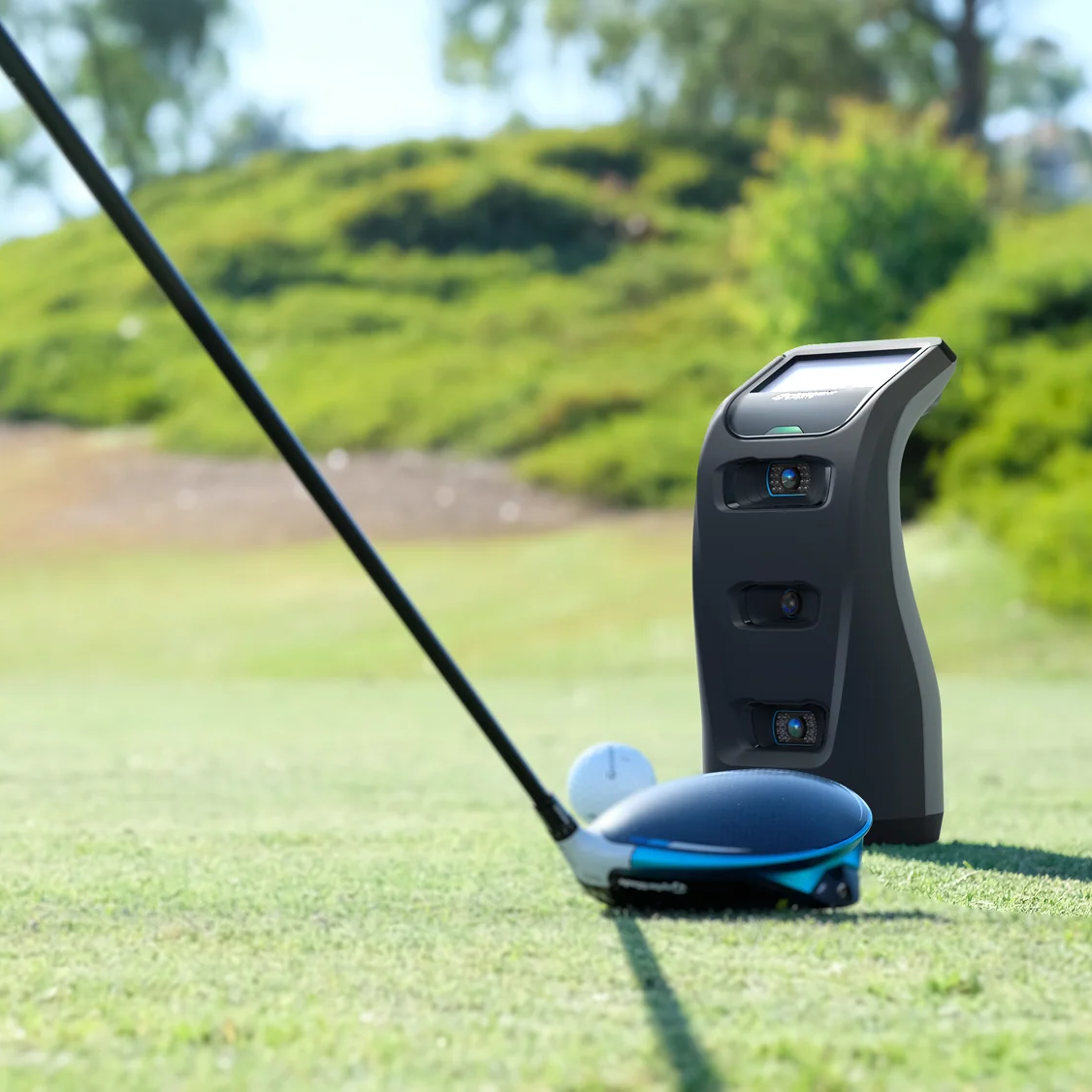 Foresight Sports SIM IN A BOX® Play 10' - GC3 launch monitor in use.