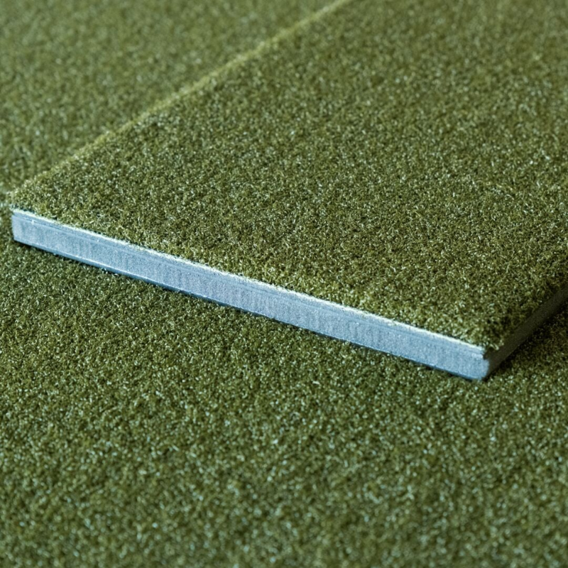 SIGPRO Softy LITE 4&#39; x 10&#39; Golf Mat side profile.