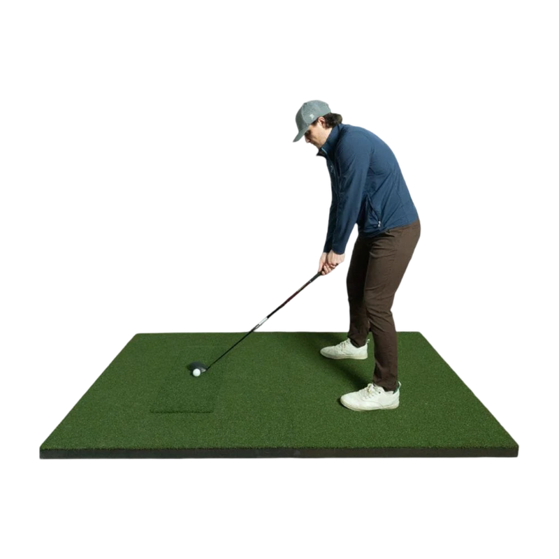 SIGPRO Softy 4 x 7 Golf Mat centered golfer.